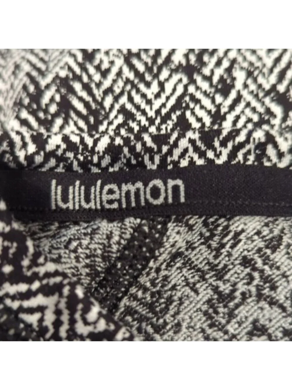 Lululemon Runderful Long Sleeve Scattered Herringbone Black White